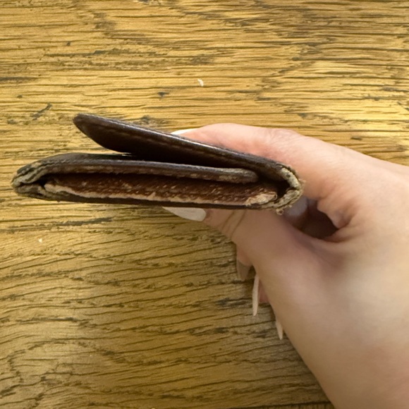 Louis Vuitton Monogram 4 Key Holder - Picture 3 of 7